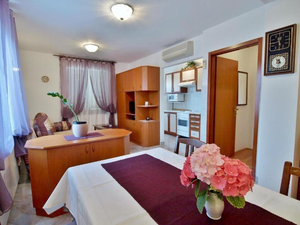Apartments Zdenka - Garden Terrace Barbat na Rabu Exterior photo