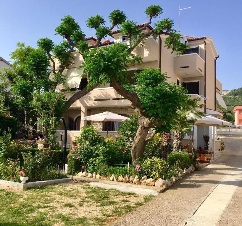 Apartments Zdenka - Garden Terrace Barbat na Rabu Exterior photo